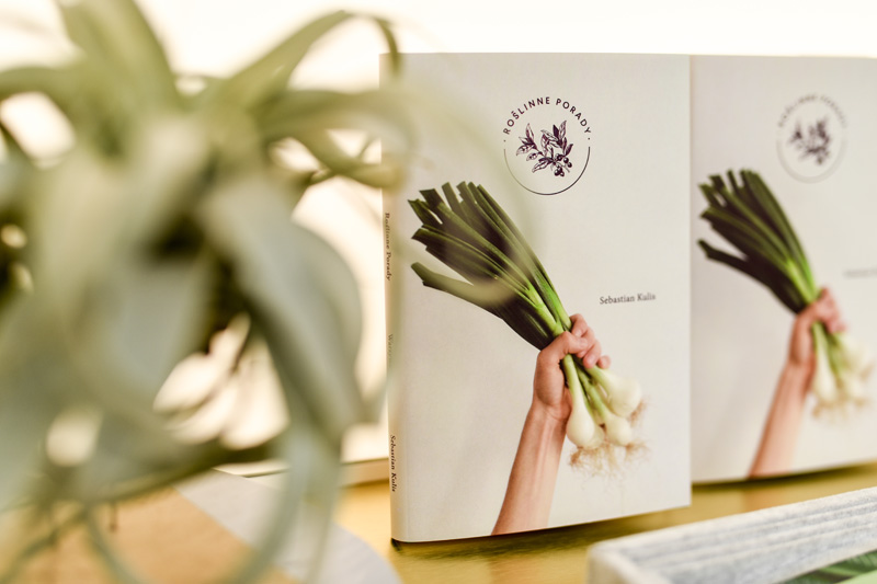 Roślinne Porady Warzywa, to książka w której Sebastian Kulis opowiada o warzywach.