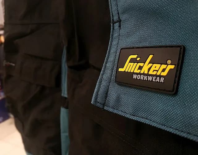 Jakie spodnie robocze wybrać, aby uniknąć niekomfortowej pracy?