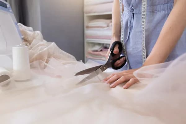 Jak przedłużyć spódnicę: proste sposoby na zmianę długości spódnicy